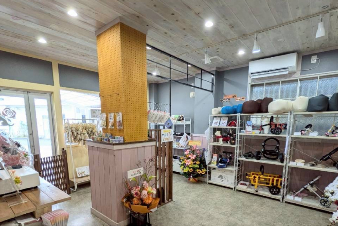 車椅子の試乗などができる広々とした店内