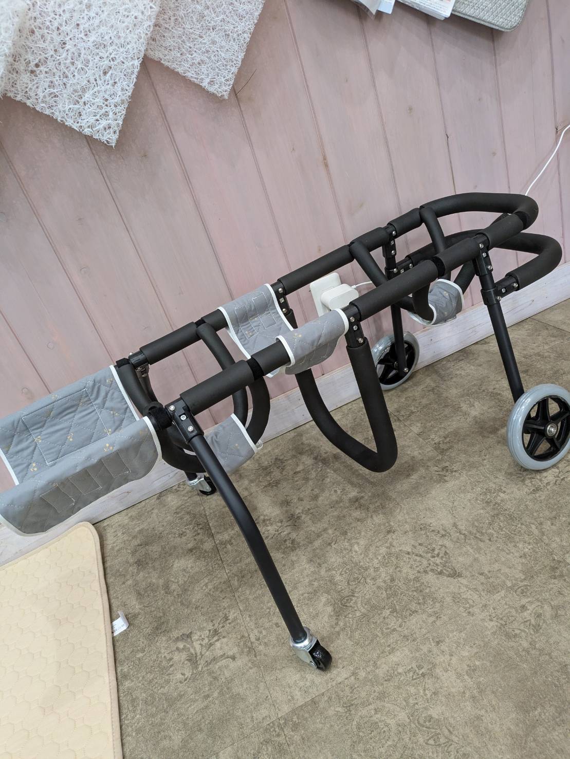 4輪タイプ車椅子